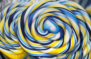 http://leeheum.com/files/gimgs/th-59_Blue sweets, 145_5 x 97cm, Oil on canvas, 2021.jpg